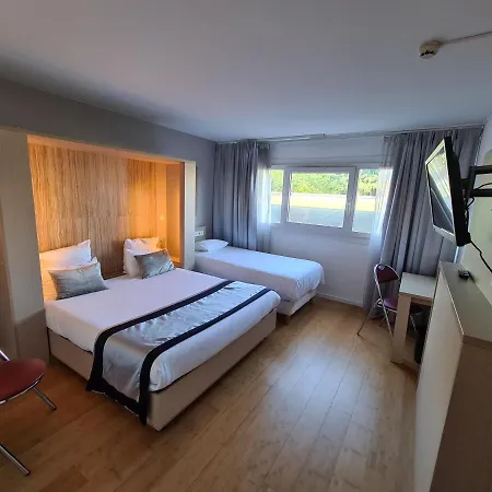 C Spacieuses 호텔 4*