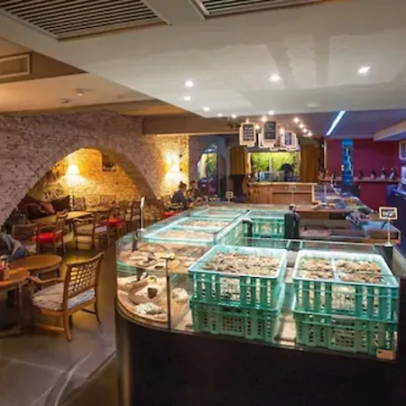 C Spacieuses 호텔 님