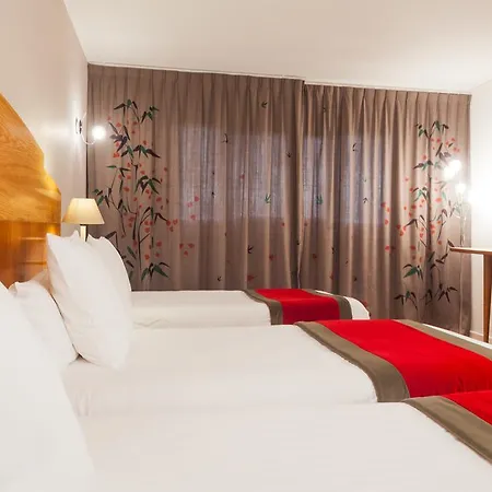 C Spacieuses 호텔 4*