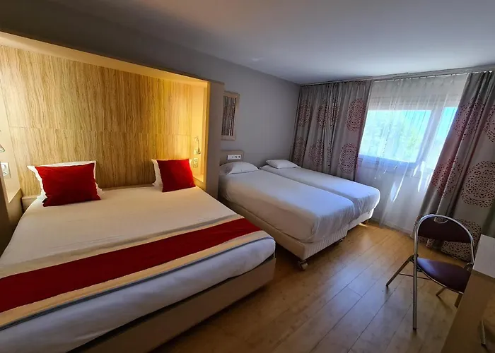 C Spacieuses 酒店 4*