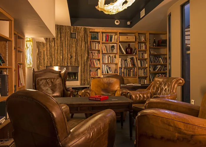 C Spacieuses Szálloda Nîmes