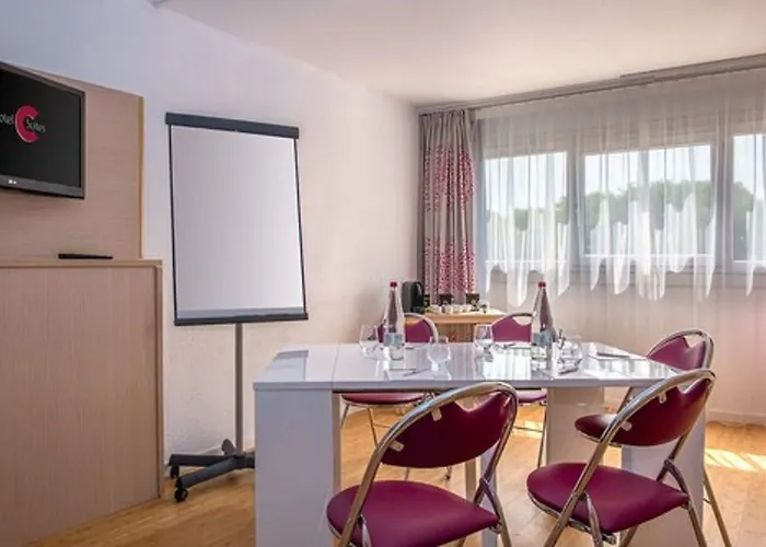 C Spacieuses Szálloda 4*